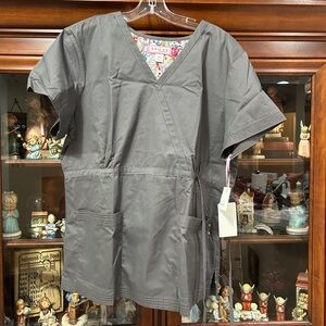 Koi Gray V-Neck Scrub Top with Floral Lining